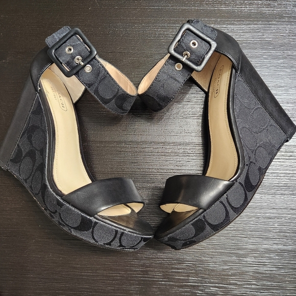 Coach Jerri Wedge - Picture 2 of 6